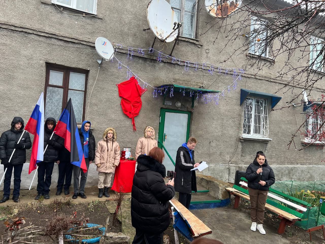 Давай помолчим и помянем с тобою Давай помолчим и помянем с тобою