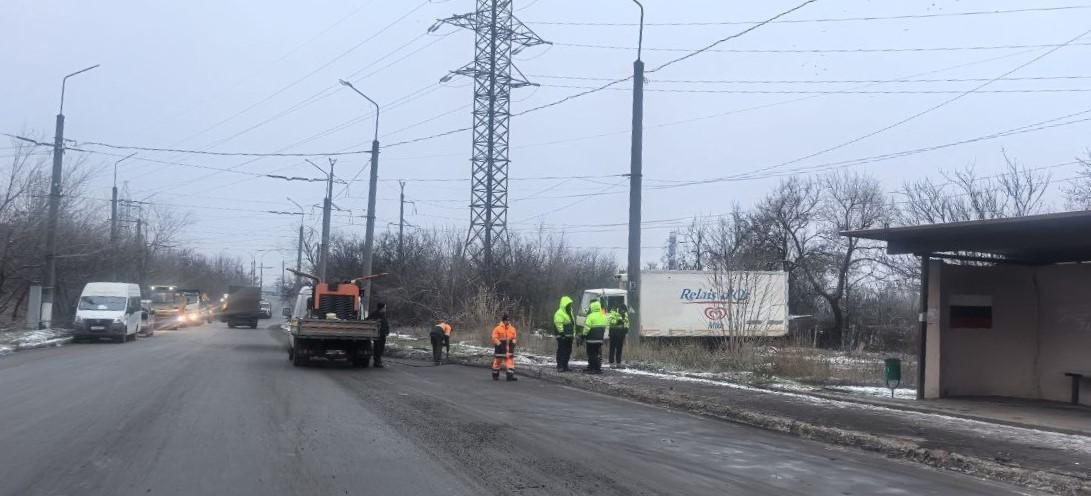 Подмосковные дорожники ремонтируют сразу три улицы в Макеевке