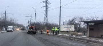 Подмосковные дорожники ремонтируют сразу три улицы в Макеевке