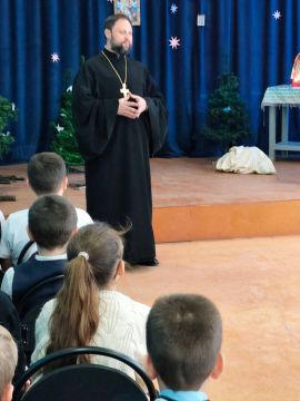 Праздник в честь святителя Николая в общеобразовательной школе N4 города Макеевки