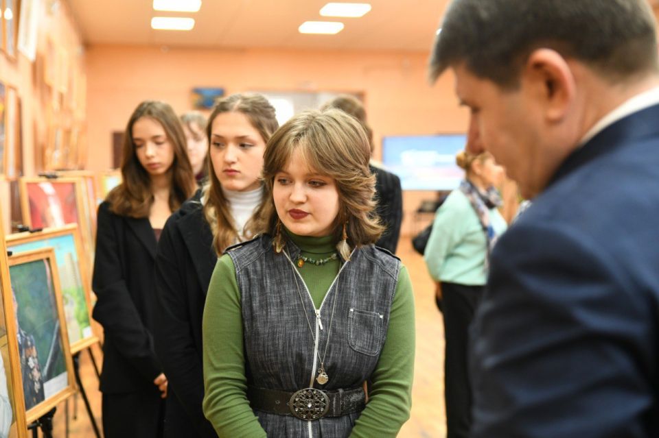 24 декабря в Макеевке состоялось награждение победителей городского конкурса юных художников «Донбасс – моя любовь» 24 декабря в Макеевке состоялось награждение победителей городского конкурса юных художников «Донбасс – моя любовь»