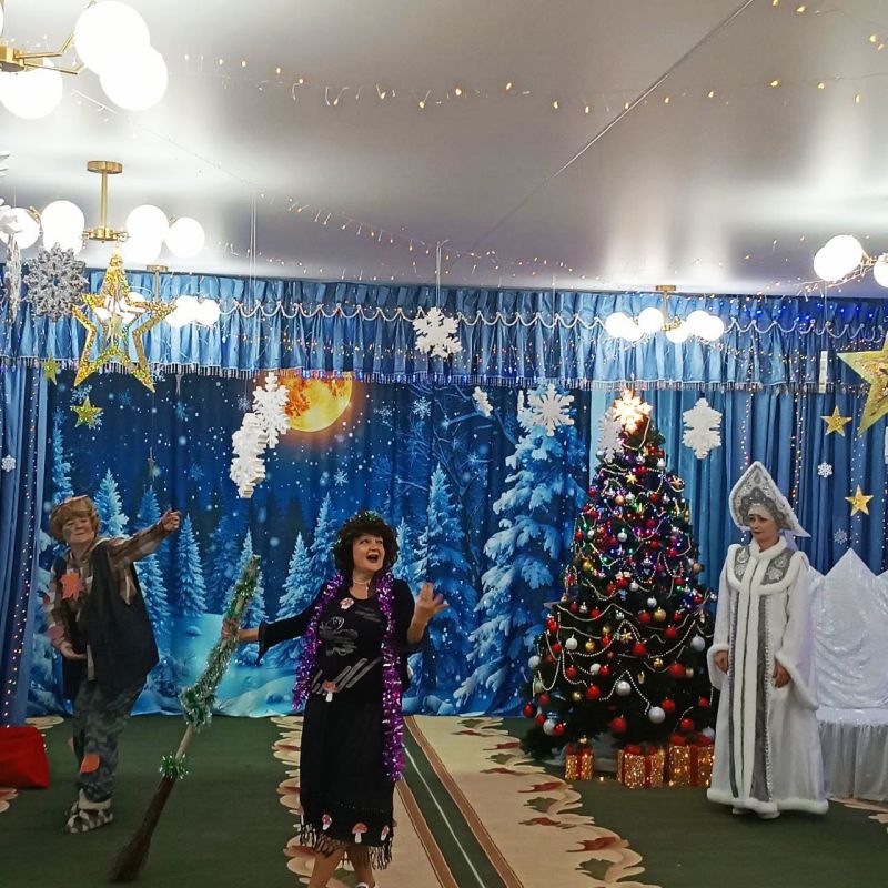 В канун Нового года в каждую группу ГКДОУ «ДЕТСКИЙ САД № 186 Г.О МАКЕЕВКА» ДНР пришла добрая, красивая, волшебная сказка В канун Нового года в каждую группу ГКДОУ «ДЕТСКИЙ САД № 186 Г.О МАКЕЕВКА» ДНР пришла добрая, красивая, волшебная сказка