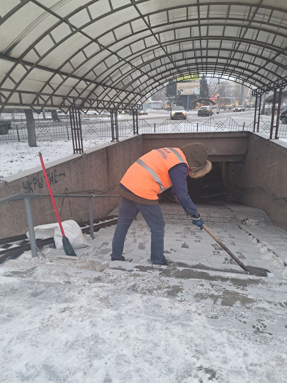 Александр Подгорный: В Макеевке продолжается расчистка дорог от снега Александр Подгорный: В Макеевке продолжается расчистка дорог от снега