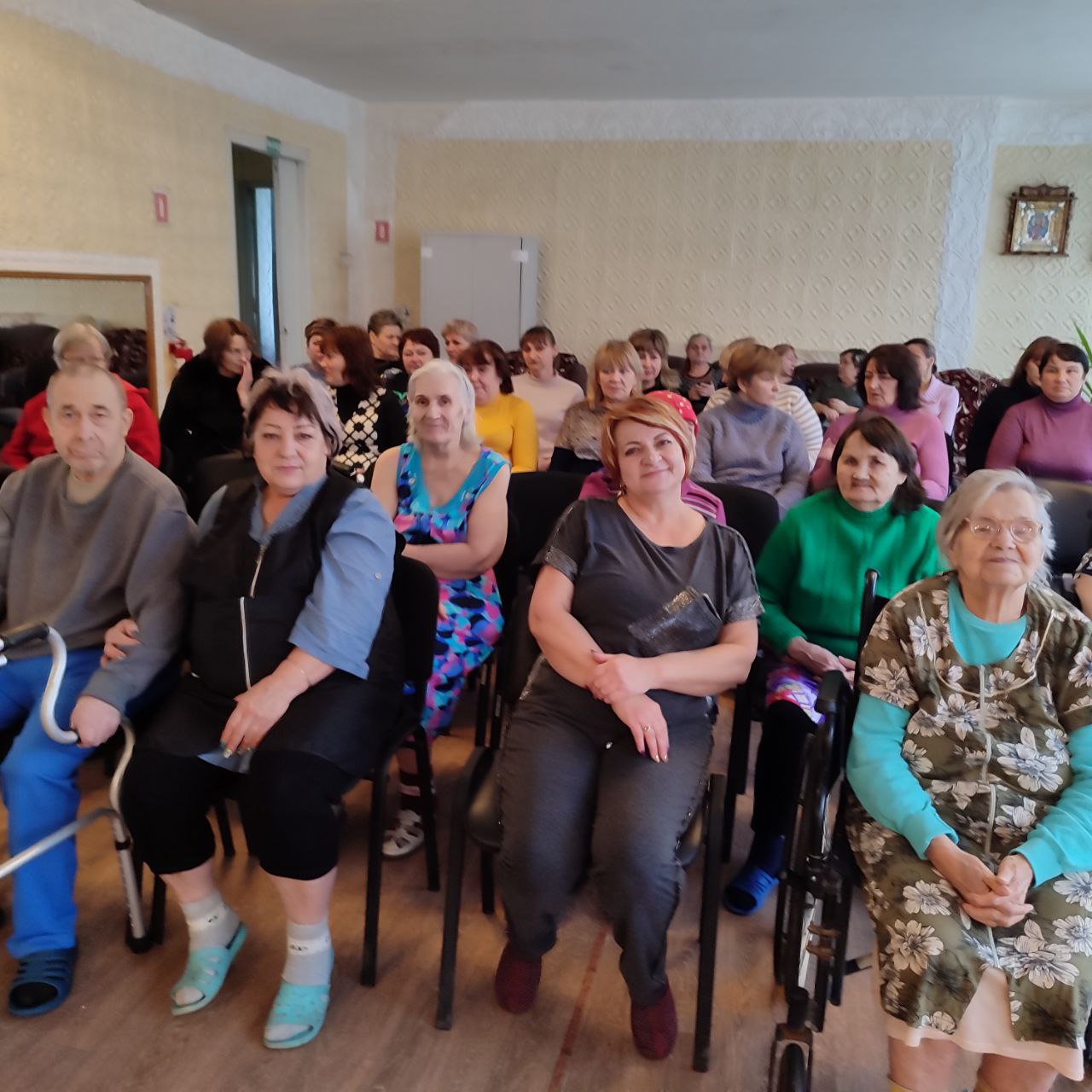 26 декабря, в преддверии самого волшебного праздника года — Нового года — в Государственном бюджетном учреждении социального обслуживания «Комплексный центр социального обслуживания населения Горняцкого района города... 26 декабря, в преддверии самого волшебного праздника года — Нового года — в Государственном бюджетном учреждении социального обслуживания «Комплексный центр социального обслуживания населения Горняцкого района города...