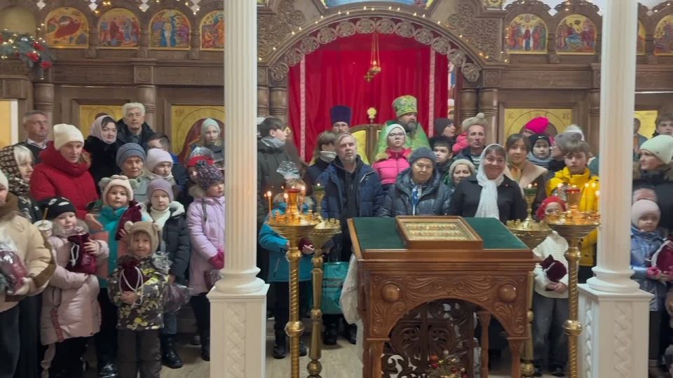 Вручили подарки маленьким макеевчанам