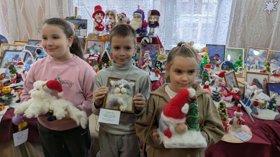 Учащиеся школ Макеевки погрузились в мир шерстяной сказки Учащиеся школ Макеевки погрузились в мир шерстяной сказки