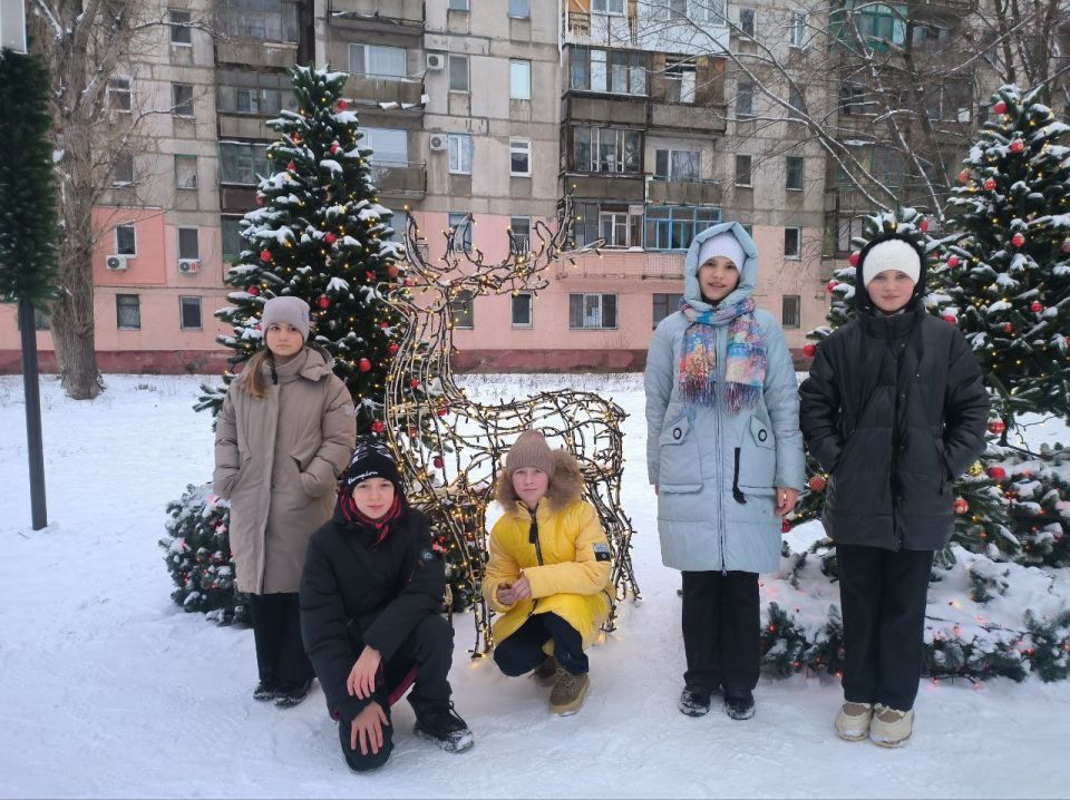 Зимние каникулы с пользой и настроением: школьники Макеевки окунулись в новогоднюю сказку Зимние каникулы с пользой и настроением: школьники Макеевки окунулись в новогоднюю сказку