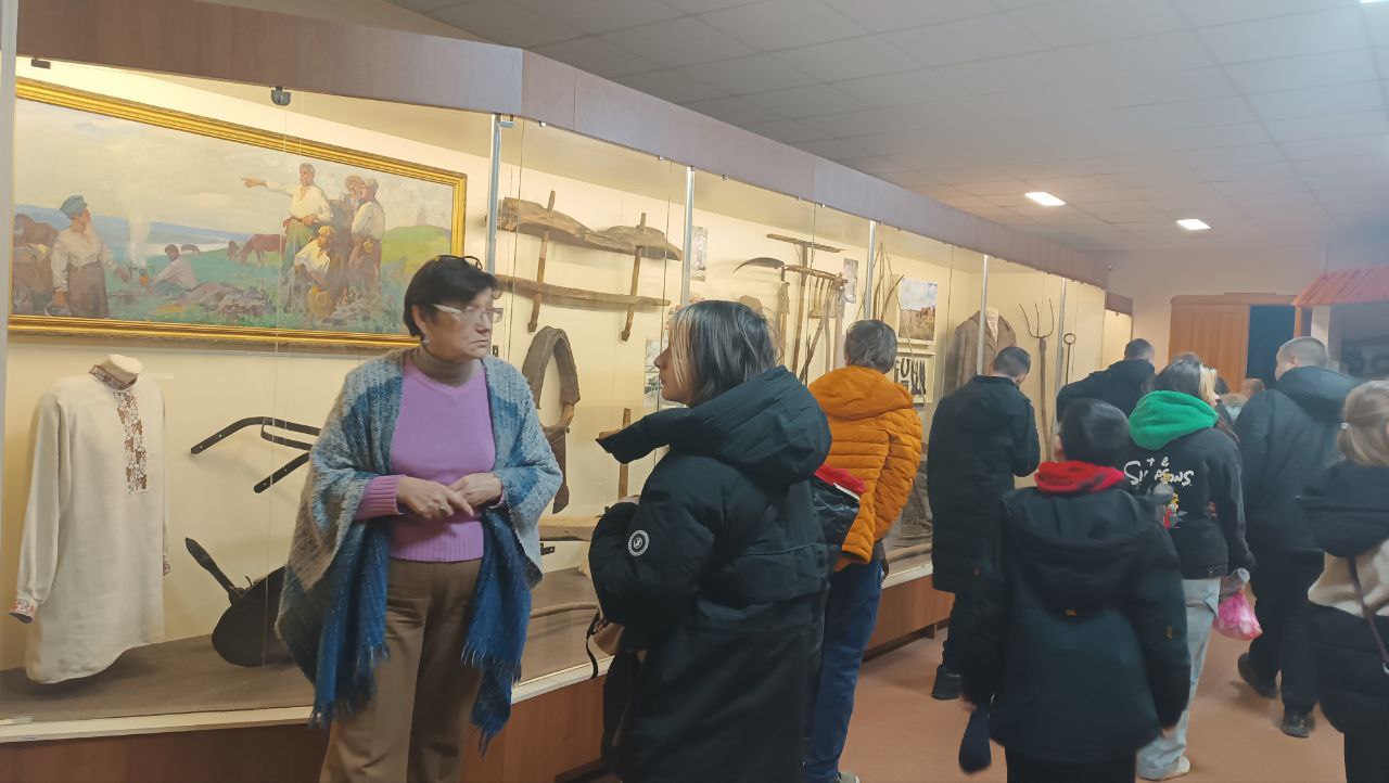 Зимние каникулы с пользой: макеевские школьники посещают музеи, театры и развлекательные центры Зимние каникулы с пользой: макеевские школьники посещают музеи, театры и развлекательные центры