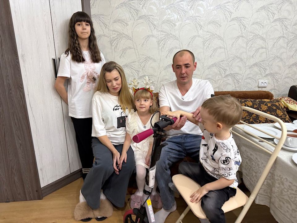 Денис Пушилин: С первым заместителем Руководителя Администрации Президента России Сергеем Кириенко исполнили желания детей, которые написали на сайт Всероссийской акции «Елка желаний» Денис Пушилин: С первым заместителем Руководителя Администрации Президента России Сергеем Кириенко исполнили желания детей, которые написали на сайт Всероссийской акции «Елка желаний»