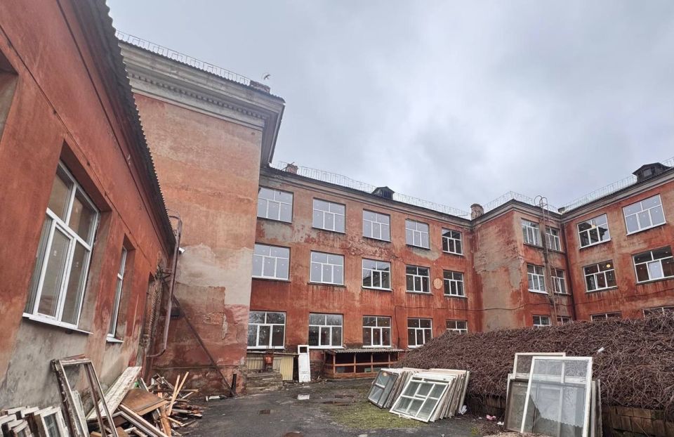 ������ �������� � ���� ��� � 4 �.�. ��������� ����� �������� ���������� �������