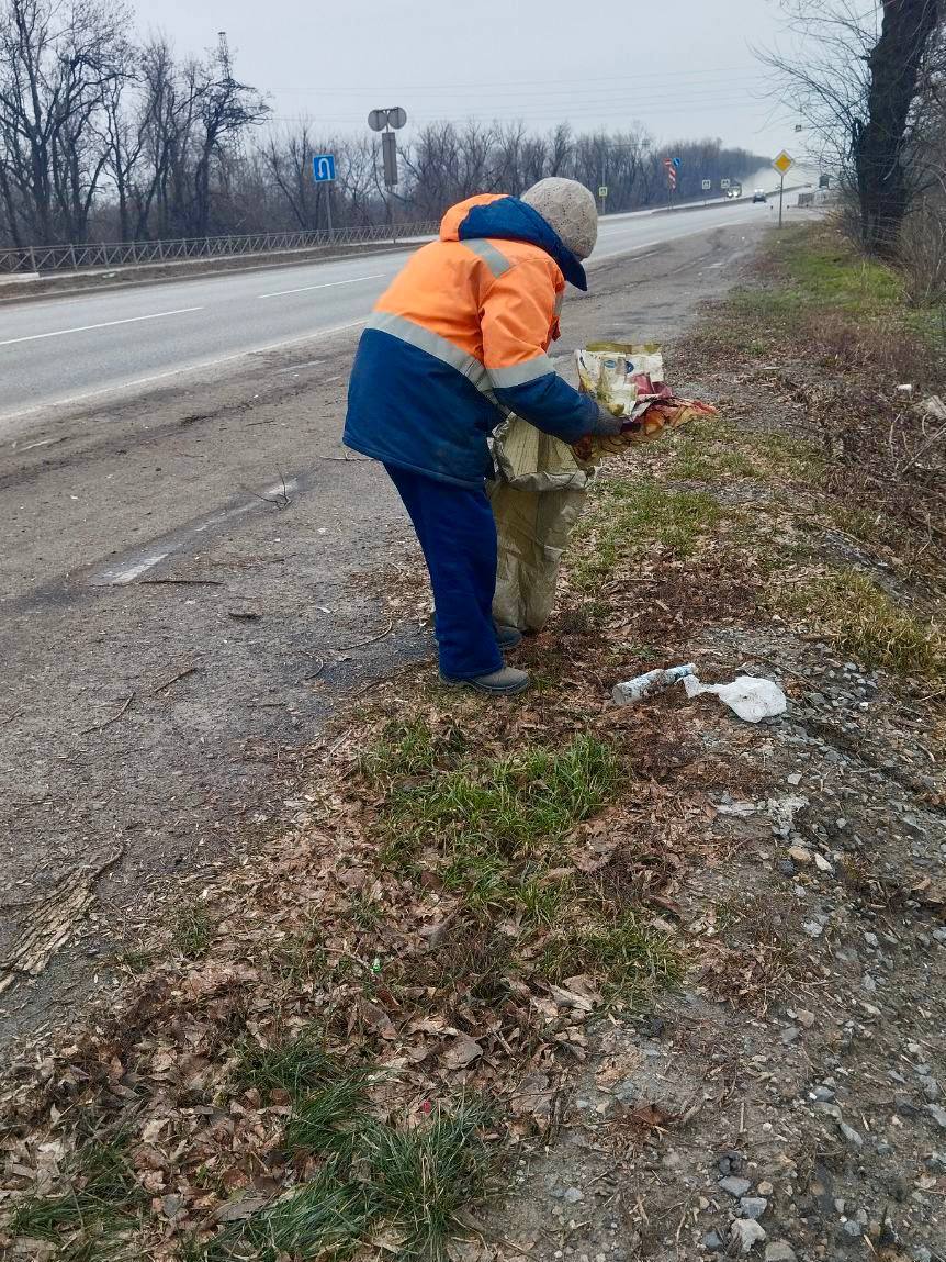 Зимнее содержание – это не только уборка снега и противогололедная обработка дорожного покрытия в период неблагоприятных погодных условий Зимнее содержание – это не только уборка снега и противогололедная обработка дорожного покрытия в период неблагоприятных погодных условий
