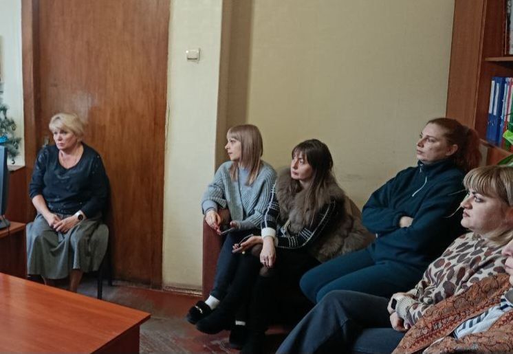 13 января депутат Макеевского городского совета Оксана Бевцык провела встречу с сотрудниками филиала № 13 Республиканского центра социальной поддержки Советского внутригородского района городского округа Макеевка 13 января депутат Макеевского городского совета Оксана Бевцык провела встречу с сотрудниками филиала № 13 Республиканского центра социальной поддержки Советского внутригородского района городского округа Макеевка