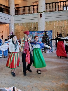 Возвращение к истокам. Сохранение традиций — это не консервация прошлого, а активный процесс поддержания культурной непрерывности между поколениями – это точно знают воспитанники кружка «К истокам» городского Дворца им. В.Г....