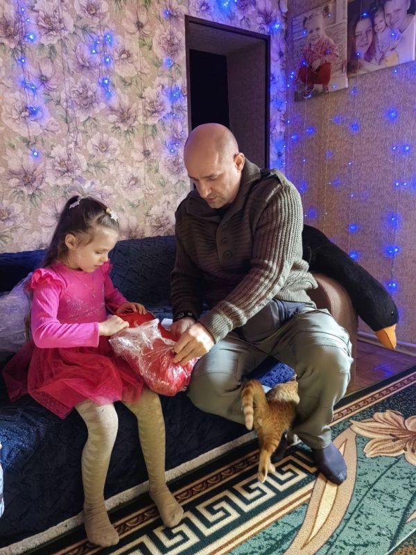 "Ёлка желаний" добралась до Донбасса "Ёлка желаний" добралась до Донбасса