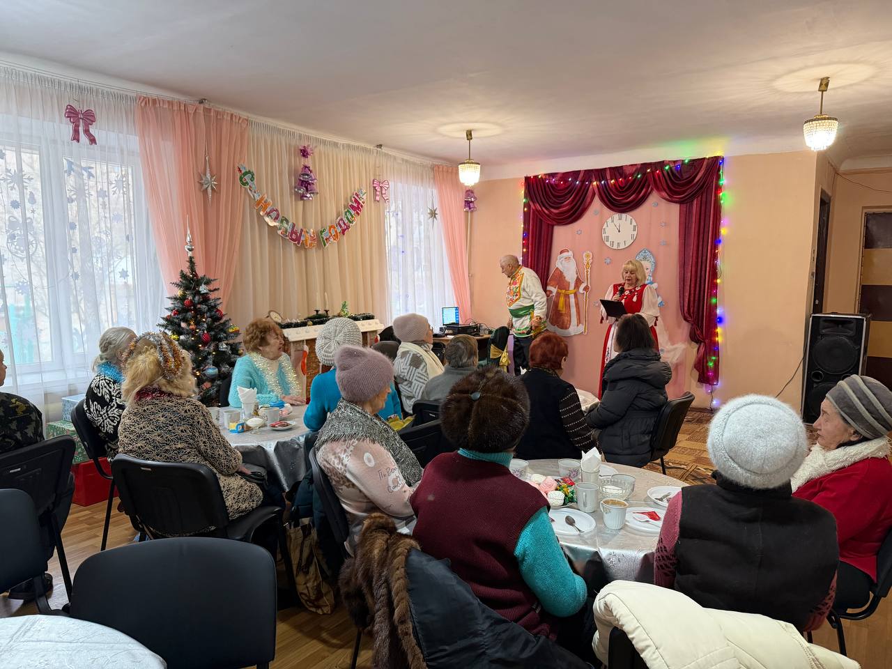 14 января, в рамках партийного проекта «Старшее поколение» ВПП «Единая Россия», в Государственном бюджетном учреждении социального обслуживания «Центр социального обслуживания населения Центрально-Городского района города... 14 января, в рамках партийного проекта «Старшее поколение» ВПП «Единая Россия», в Государственном бюджетном учреждении социального обслуживания «Центр социального обслуживания населения Центрально-Городского района города...