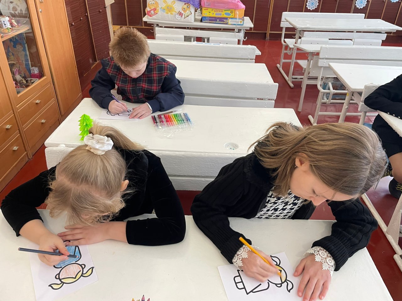 Зимние каникулы – весело и с пользой! Можно творить, заниматься спортом, ходить в театр или просто найти занятие, которое по-настоящему нравится Зимние каникулы – весело и с пользой! Можно творить, заниматься спортом, ходить в театр или просто найти занятие, которое по-настоящему нравится