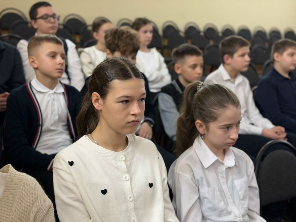 Ценные знания о Крещении Господнем: беседа с протоиереем Ильей для лицеистов Ценные знания о Крещении Господнем: беседа с протоиереем Ильей для лицеистов