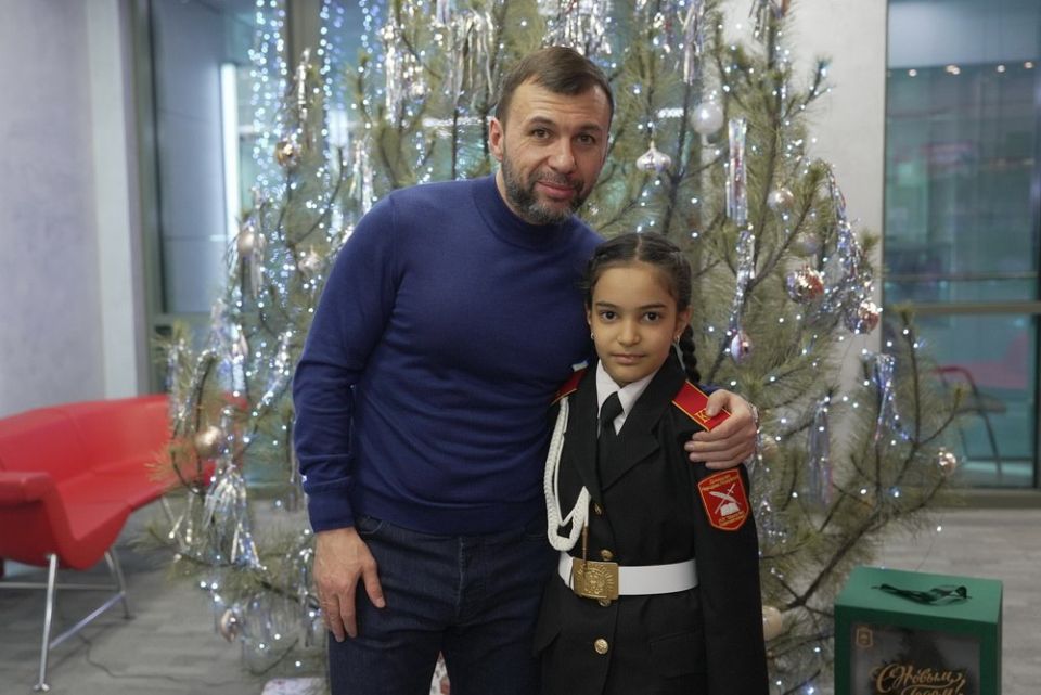 Александр Подгорный: В рамках Всероссийской акции «Елка желаний» исполнили 1628 желаний детей из разных муниципалитетов Донецкой Народной Республики Александр Подгорный: В рамках Всероссийской акции «Елка желаний» исполнили 1628 желаний детей из разных муниципалитетов Донецкой Народной Республики