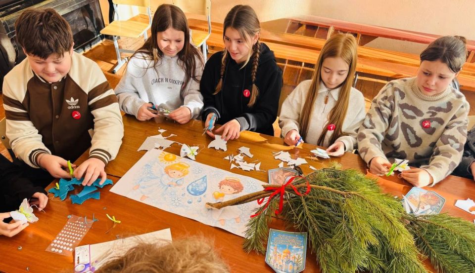 В преддверии одного из самых светлых и древних православных праздников школы Макеевки наполнились творчеством и духовным смыслом! В преддверии одного из самых светлых и древних православных праздников школы Макеевки наполнились творчеством и духовным смыслом!