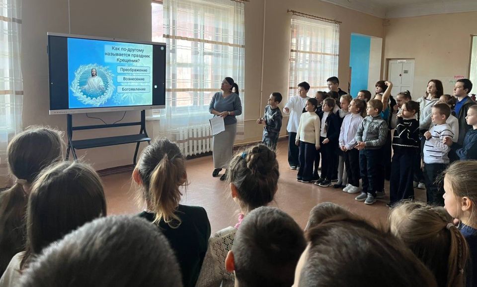 В преддверии одного из самых светлых и древних православных праздников школы Макеевки наполнились творчеством и духовным смыслом! В преддверии одного из самых светлых и древних православных праздников школы Макеевки наполнились творчеством и духовным смыслом!