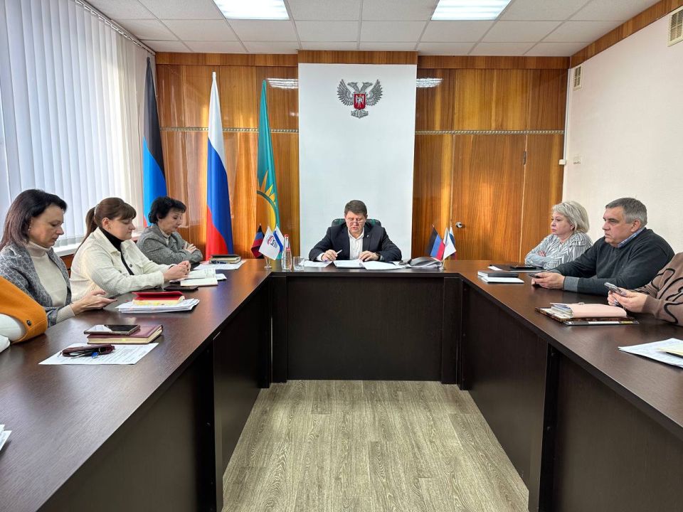 В городском округе Макеевка состоялось заседание политического совета местного отделения Всероссийской политической партии «Единая Россия»