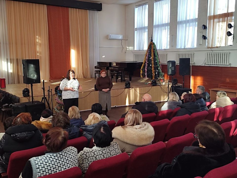 По поручению Главы ДНР Дениса Пушилина, 20 января, спикер-активист Татьяна Синяговская совместно с депутатом Народного Совета Натальей Бурцевой провели встречу с трудовым коллективом Муниципального бюджетного учреждения...