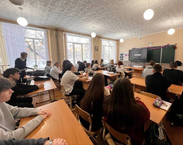 В Макеевке полицейские по горячим следам задержали грабителей В Макеевке полицейские по горячим следам задержали грабителей