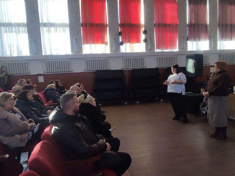 По поручению Главы ДНР Дениса Пушилина, 20 января, спикер-активист Татьяна Синяговская совместно с депутатом Народного Совета Натальей Бурцевой провели встречу с трудовым коллективом Муниципального бюджетного учреждения... По поручению Главы ДНР Дениса Пушилина, 20 января, спикер-активист Татьяна Синяговская совместно с депутатом Народного Совета Натальей Бурцевой провели встречу с трудовым коллективом Муниципального бюджетного учреждения...