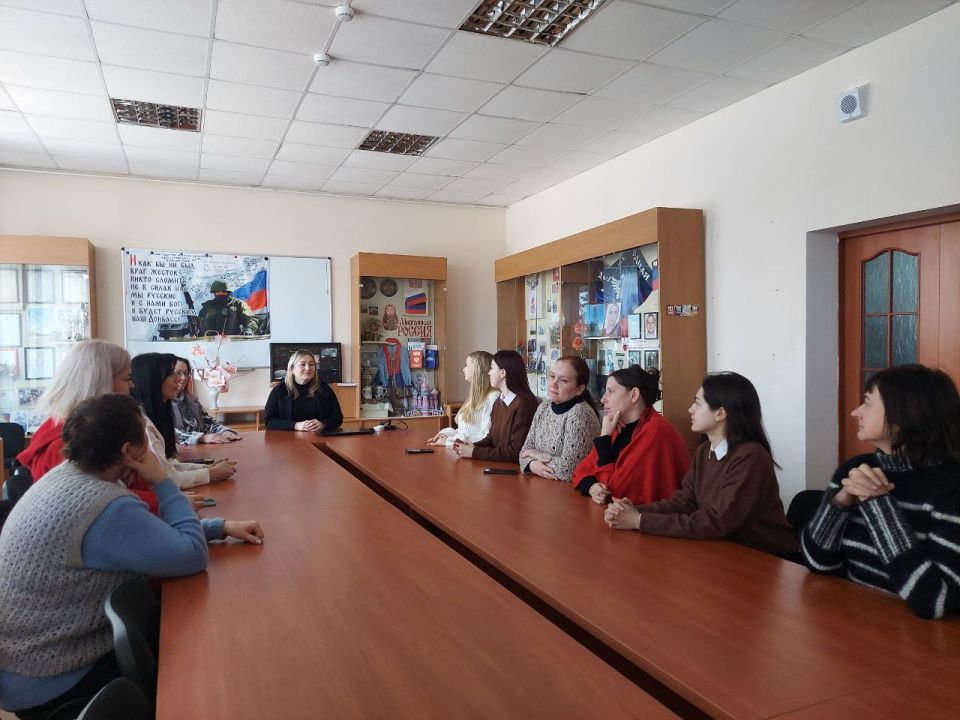 Сегодня, 21 января, заместитель главы администрации городского округа Макеевка Ирина Валентиновна Сидякина провела встречу в рамках поручения Главы ДНР Дениса Пушилина Сегодня, 21 января, заместитель главы администрации городского округа Макеевка Ирина Валентиновна Сидякина провела встречу в рамках поручения Главы ДНР Дениса Пушилина