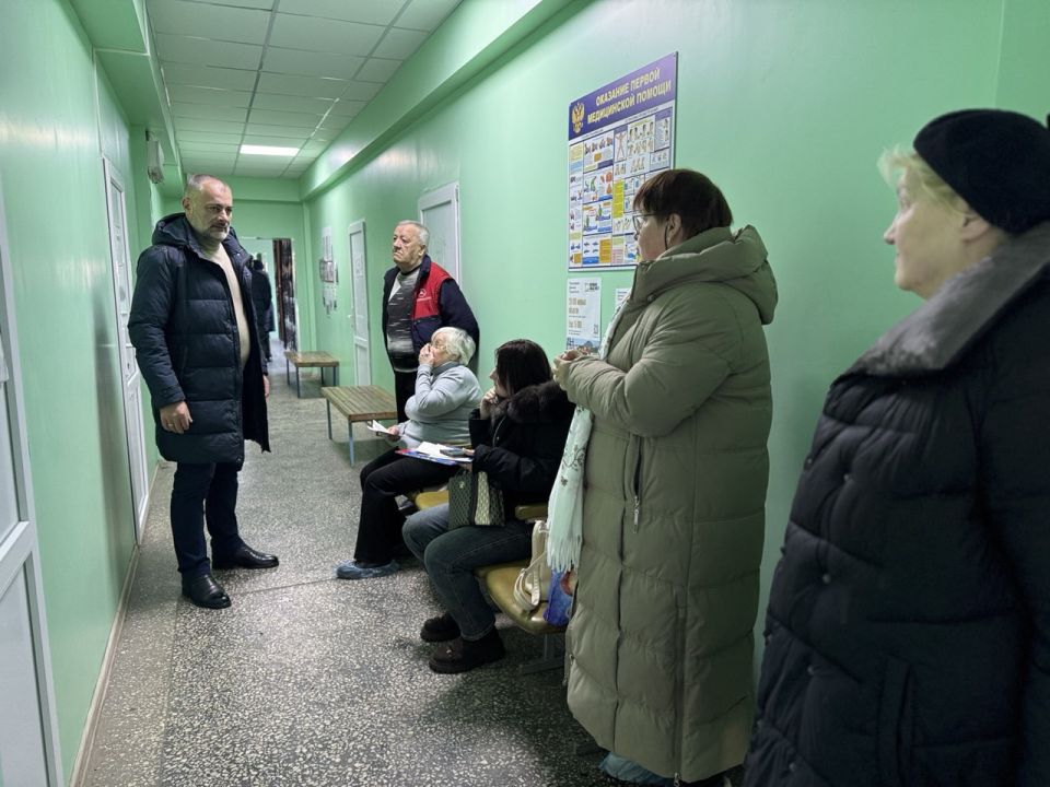 По поручению Главы ДНР Дениса Пушилина, 20 января, спикер-активист Татьяна Синяговская совместно с депутатом Народного Совета Натальей Бурцевой провели встречу с трудовым коллективом Муниципального бюджетного учреждения... По поручению Главы ДНР Дениса Пушилина, 20 января, спикер-активист Татьяна Синяговская совместно с депутатом Народного Совета Натальей Бурцевой провели встречу с трудовым коллективом Муниципального бюджетного учреждения...