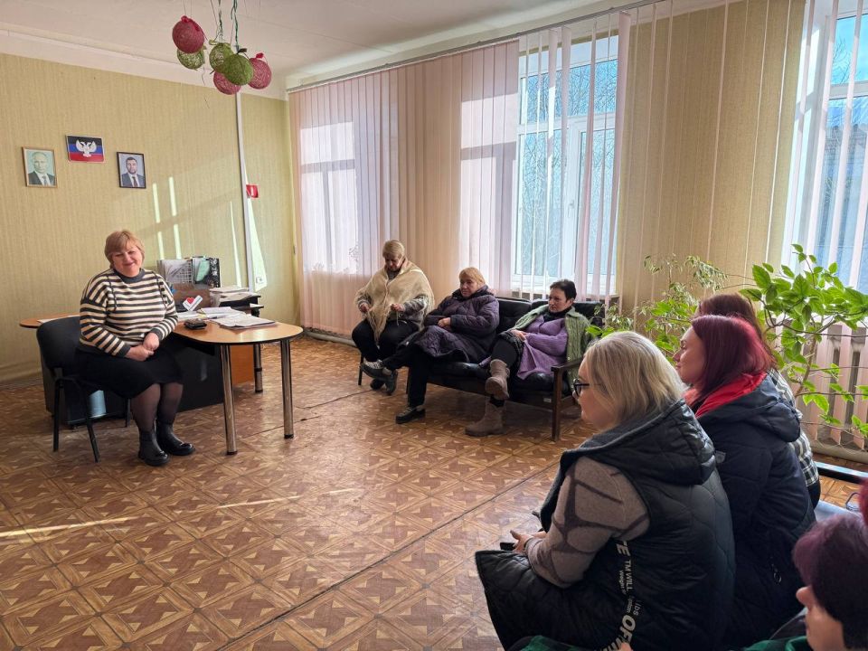 Сегодня, 21 января, заместитель главы администрации городского округа Макеевка Ирина Валентиновна Сидякина провела встречу в рамках поручения Главы ДНР Дениса Пушилина Сегодня, 21 января, заместитель главы администрации городского округа Макеевка Ирина Валентиновна Сидякина провела встречу в рамках поручения Главы ДНР Дениса Пушилина