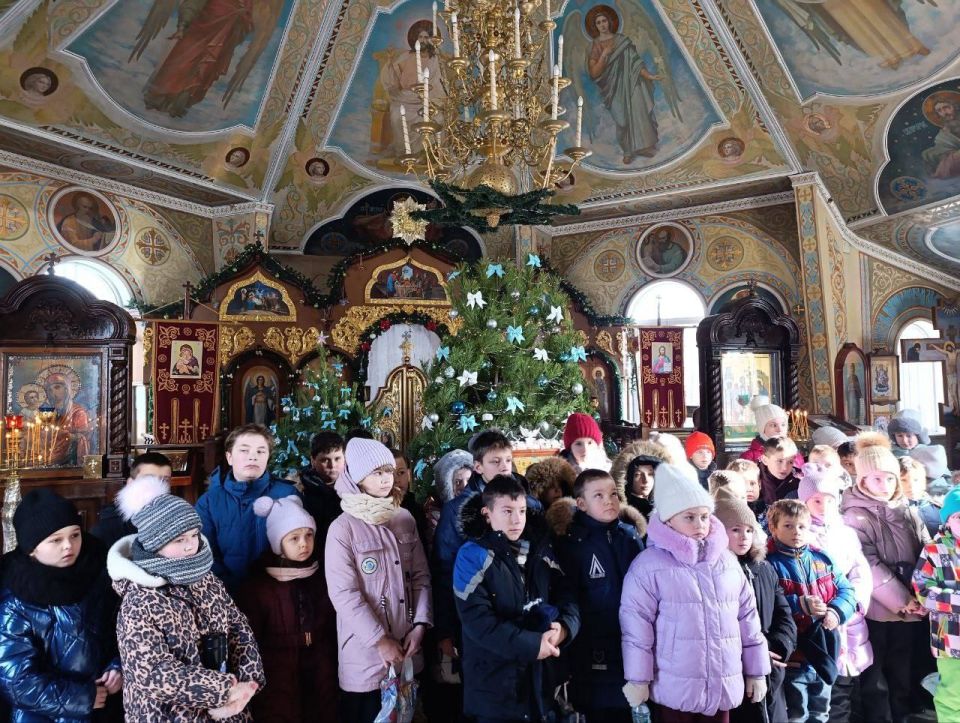 В День Крещения Господня учащиеся ГБОУ "СШ № 89 Г.О. МАКЕЕВКА" отправились в незабываемое путешествие по миру духовности В День Крещения Господня учащиеся ГБОУ "СШ № 89 Г.О. МАКЕЕВКА" отправились в незабываемое путешествие по миру духовности