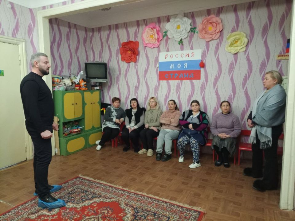 22 января спикер Алексей Боршош провел встречу с трудовым коллективом ГКДОУ «Детский сад № 159 общеразвивающего вида городского округа Макеевка»