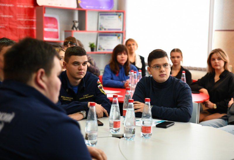 В преддверии Дня российского студенчества секретарь Макеевского местного отделения партии Единая Россия Владислав Ключаров встретился со студентами Донбасской аграрной академии