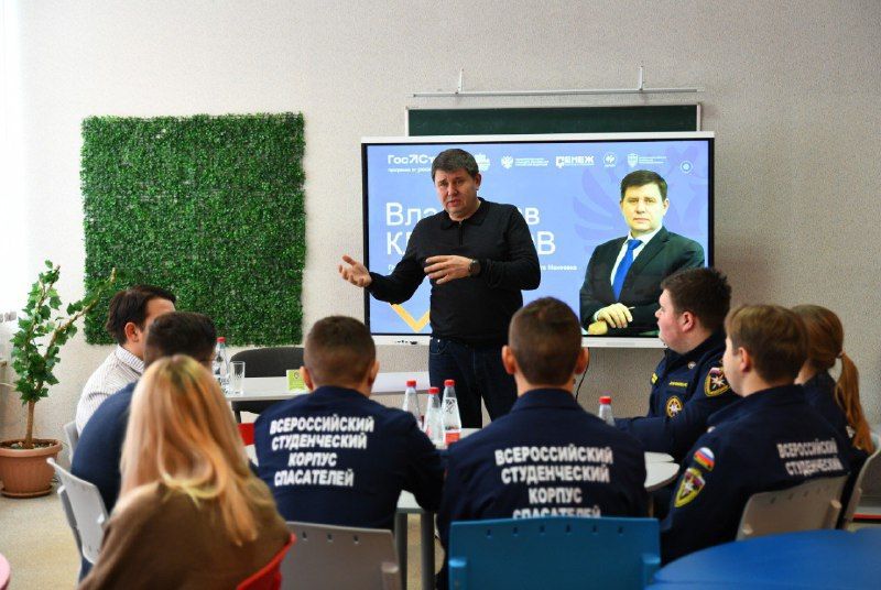 В преддверии Дня российского студенчества секретарь Макеевского местного отделения партии Единая Россия Владислав Ключаров встретился со студентами Донбасской аграрной академии В преддверии Дня российского студенчества секретарь Макеевского местного отделения партии Единая Россия Владислав Ключаров встретился со студентами Донбасской аграрной академии