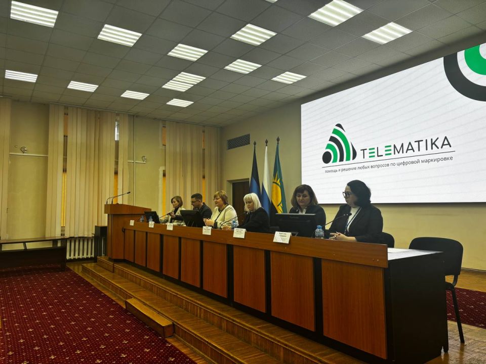 22 января 2026 года в Администрации городского округа Макеевка состоялось рабочее совещание с Натальей Козиной, заместителем министра промышленности и торговли Донецкой Народной Республики