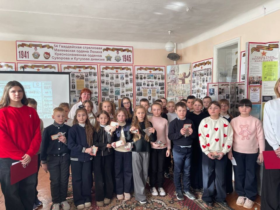 В эти дни вся Россия объединяется в акции "Блокадный хлеб" – не просто событии, а глубоком поклонении мужеству и несгибаемости ленинградцев В эти дни вся Россия объединяется в акции "Блокадный хлеб" – не просто событии, а глубоком поклонении мужеству и несгибаемости ленинградцев