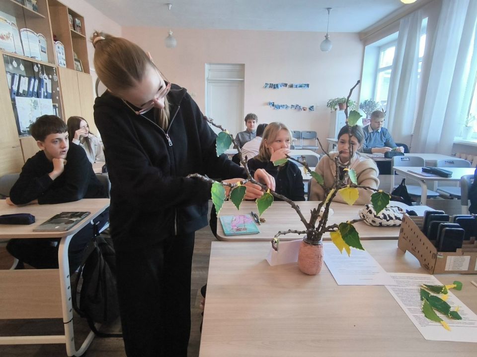 27 января учащиеся общеобразовательных организаций городского округа Макеевка приняли участие в мероприятиях, чтобы почтить память жертв двух значимых исторических событий: полного снятия блокады Ленинграда и Международного... 27 января учащиеся общеобразовательных организаций городского округа Макеевка приняли участие в мероприятиях, чтобы почтить память жертв двух значимых исторических событий: полного снятия блокады Ленинграда и Международного...