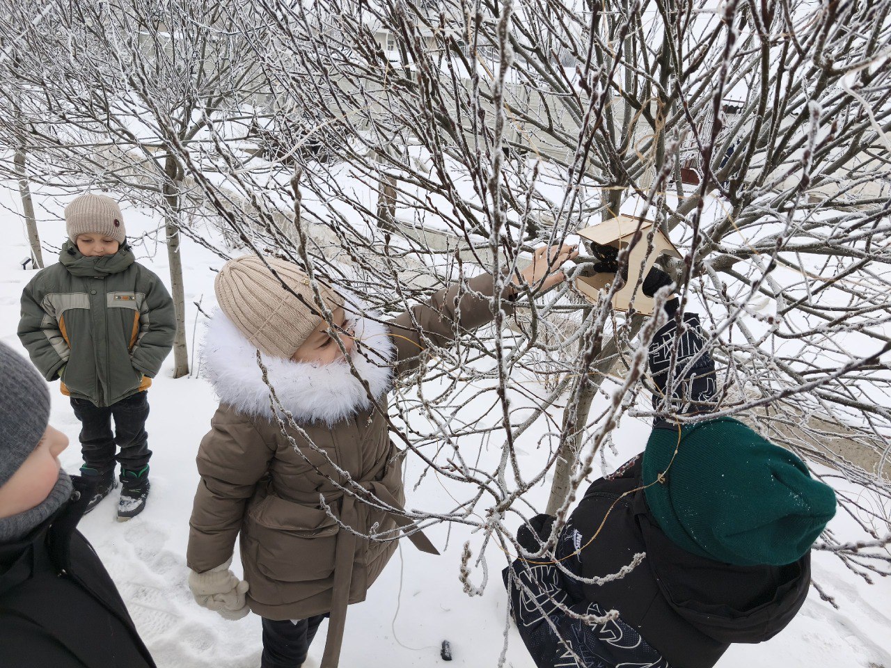 Юнармейцы Г. О. Макеевка ВПК "Юность-12" Ревякин Дмитрий и Гуденов Андрей с обучающимися 1-А класса посетили храм Рождества Христова Юнармейцы Г. О. Макеевка ВПК "Юность-12" Ревякин Дмитрий и Гуденов Андрей с обучающимися 1-А класса посетили храм Рождества Христова