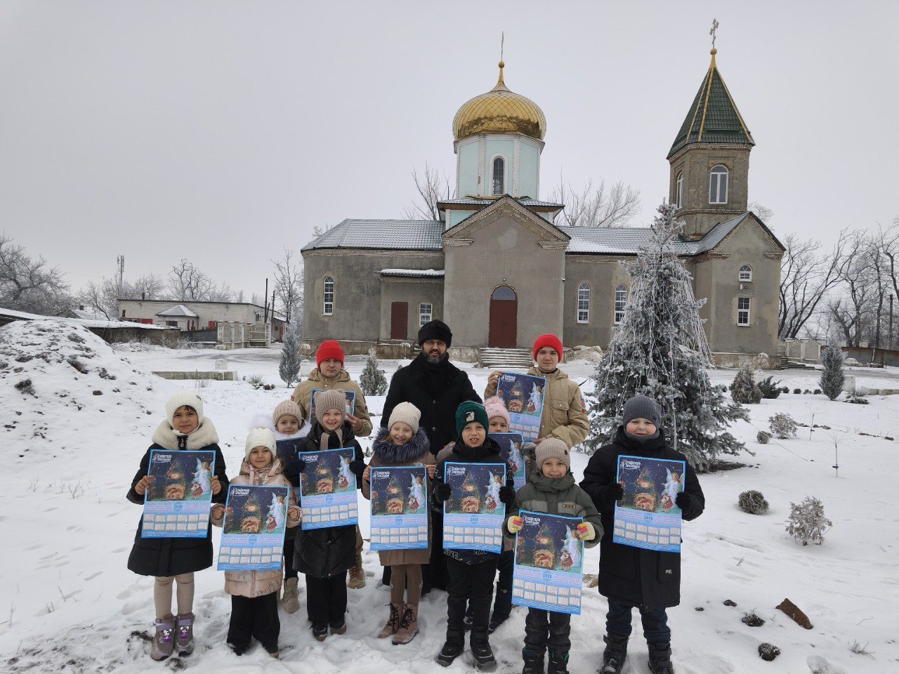 Юнармейцы Г. О. Макеевка ВПК "Юность-12" Ревякин Дмитрий и Гуденов Андрей с обучающимися 1-А класса посетили храм Рождества Христова Юнармейцы Г. О. Макеевка ВПК "Юность-12" Ревякин Дмитрий и Гуденов Андрей с обучающимися 1-А класса посетили храм Рождества Христова