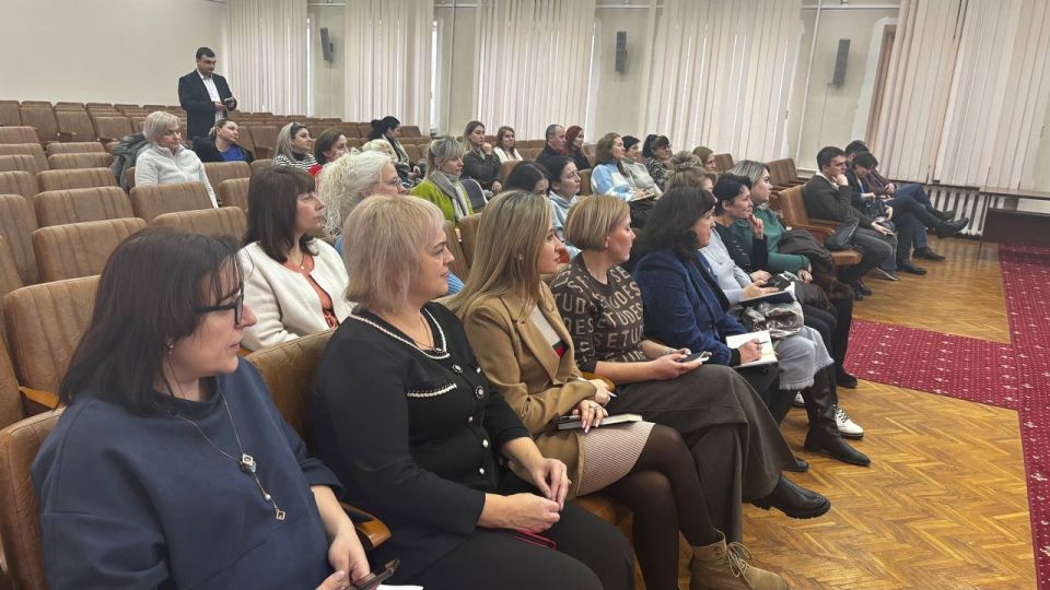 22 января 2026 года в Администрации городского округа Макеевка состоялось рабочее совещание с Натальей Козиной, заместителем министра промышленности и торговли Донецкой Народной Республики 22 января 2026 года в Администрации городского округа Макеевка состоялось рабочее совещание с Натальей Козиной, заместителем министра промышленности и торговли Донецкой Народной Республики