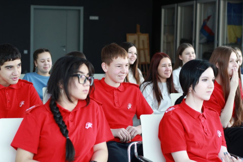 28 января 2026 года Музей СВО в Ханты-Мансийске организовал онлайн-встречу, объединившую учащихся школы № 9 Ханты-Мансийска и школы № 50 Макеевки 28 января 2026 года Музей СВО в Ханты-Мансийске организовал онлайн-встречу, объединившую учащихся школы № 9 Ханты-Мансийска и школы № 50 Макеевки