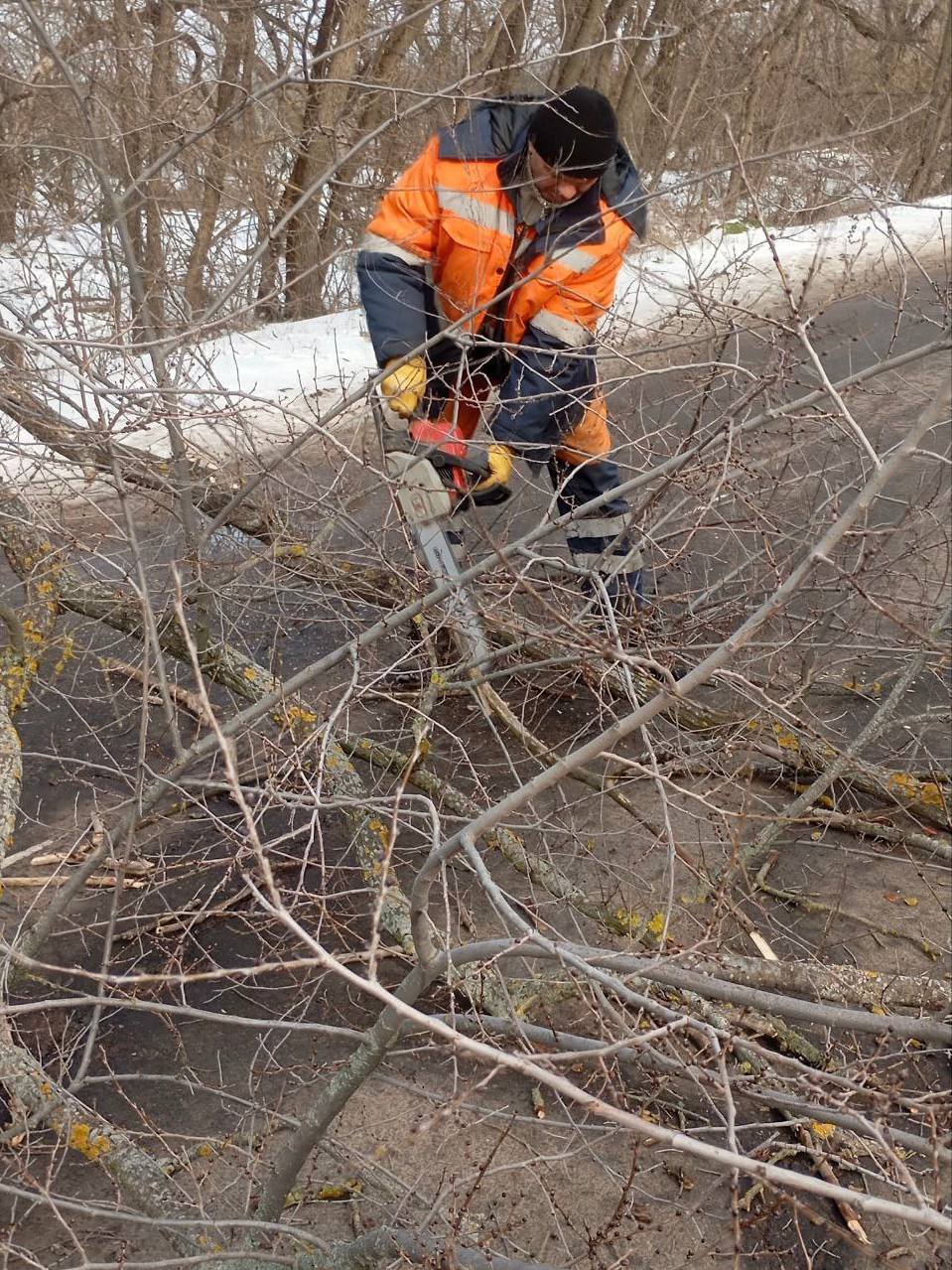 Александр Бондаренко: На автомобильных дорогах Республики продолжается ликвидация последствий снегопада и противогололедная обработка Александр Бондаренко: На автомобильных дорогах Республики продолжается ликвидация последствий снегопада и противогололедная обработка