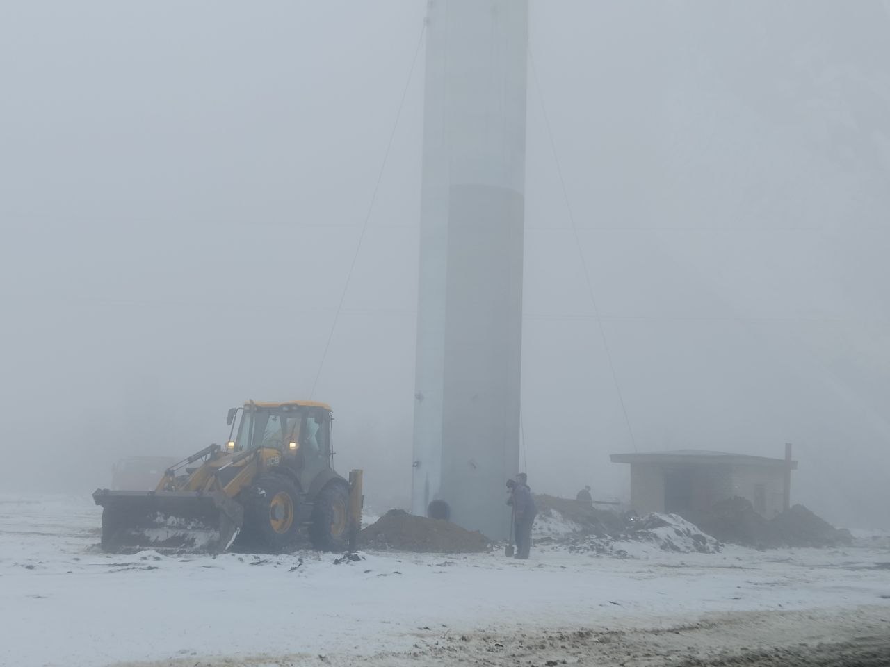 29 января, с целью стабилизации водоснабжения филиалом «Макеевское ПУВКХ» ГУП ДНР «Вода Донбасса» ведутся подготовительные работы по запуску водонапорной башни объемом 160 м3 по ул. Кремлевской