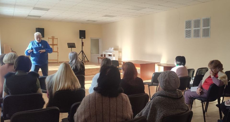 Встречи с трудовыми коллективами: решение коммунальных проблем в образовательных учреждениях Встречи с трудовыми коллективами: решение коммунальных проблем в образовательных учреждениях