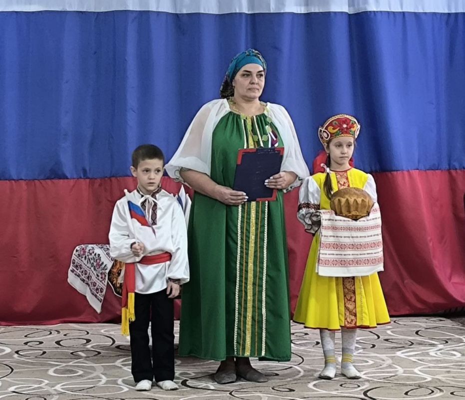 В ГБДОУ "ДЕТСКИЙ САД № 184 Г.О. МАКЕЕВКА" ДНР состоялся утренник "Здравствуй, страна народов дружных"