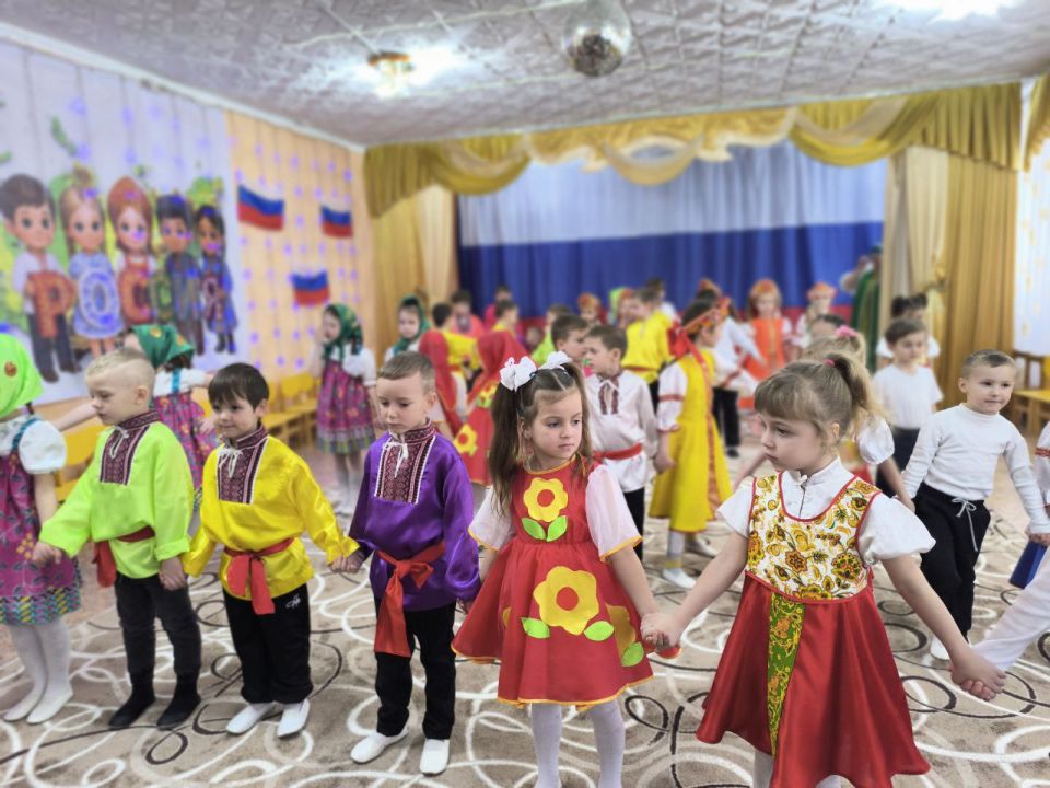 В ГБДОУ "ДЕТСКИЙ САД № 184 Г.О. МАКЕЕВКА" ДНР состоялся утренник "Здравствуй, страна народов дружных" В ГБДОУ "ДЕТСКИЙ САД № 184 Г.О. МАКЕЕВКА" ДНР состоялся утренник "Здравствуй, страна народов дружных"