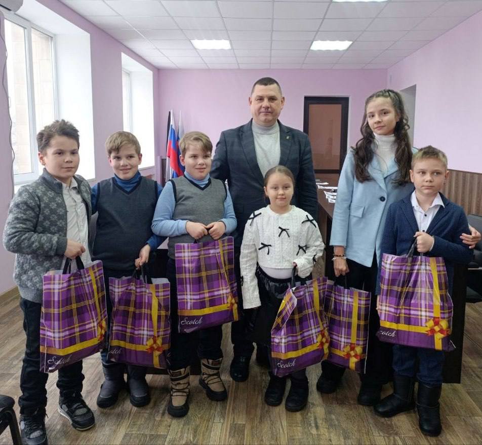 Александр Подгорный: По решению Президента Российской Федерации Владимира Путина 2026 год объявлен Годом единства народов России Александр Подгорный: По решению Президента Российской Федерации Владимира Путина 2026 год объявлен Годом единства народов России