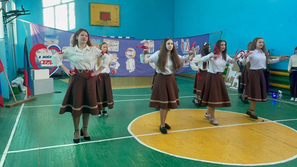 В стенах ГБОУ "ОШ № 109 Г.О. МАКЕЕВКА" состоялся праздник, посвящённый открытию Года единства народов России В стенах ГБОУ "ОШ № 109 Г.О. МАКЕЕВКА" состоялся праздник, посвящённый открытию Года единства народов России