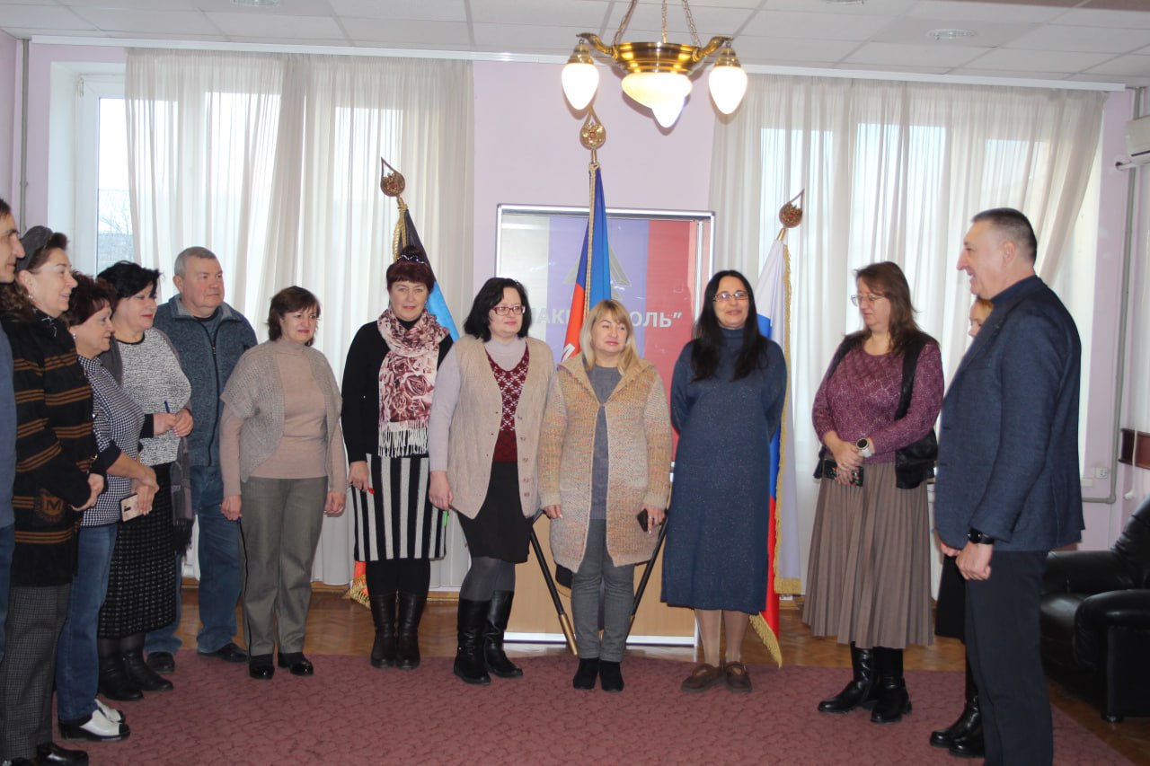 Первый заместитель руководителя Управы Центрально-Городского внутригородского района Инна Кисенко провела встречу с трудовым коллективом ГКДОУ « Детский сад №167 общеразвивающего вида городского округа Макеевка» Первый заместитель руководителя Управы Центрально-Городского внутригородского района Инна Кисенко провела встречу с трудовым коллективом ГКДОУ « Детский сад №167 общеразвивающего вида городского округа Макеевка»